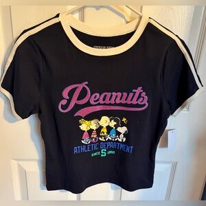 Peanuts Crop Tee, Juniors Size Medium (see measurements) NWT
